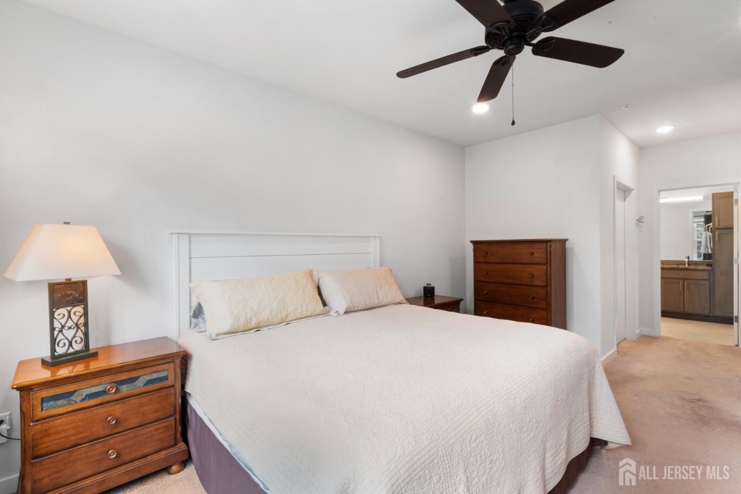 Piscataway, New Jersey 08854, United States, 2 Bedrooms Bedrooms, ,3 BathroomsBathrooms,Residential,Active,173743