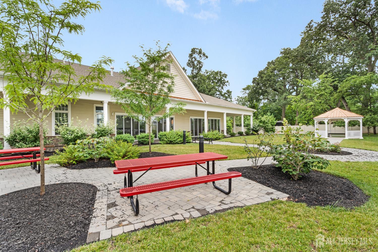 Piscataway, New Jersey 08854, United States, 2 Bedrooms Bedrooms, ,3 BathroomsBathrooms,Residential,Active,173743