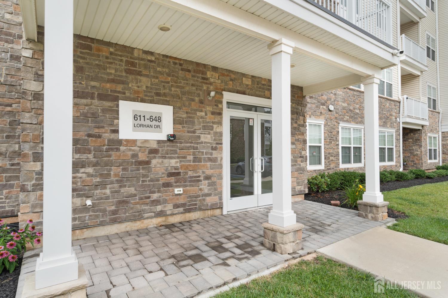 Piscataway, New Jersey 08854, United States, 2 Bedrooms Bedrooms, ,3 BathroomsBathrooms,Residential,Active,173743