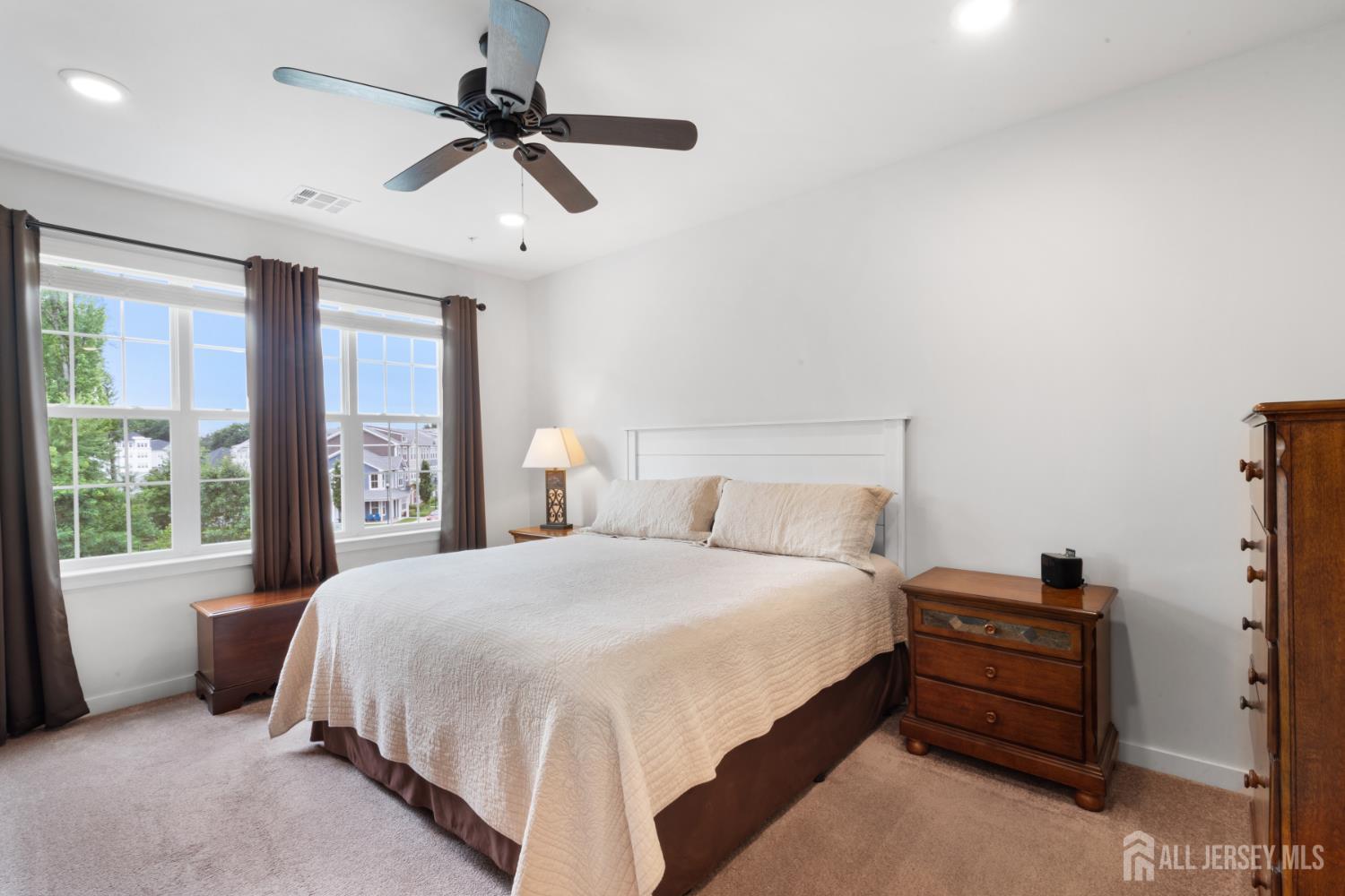 Piscataway, New Jersey 08854, United States, 2 Bedrooms Bedrooms, ,3 BathroomsBathrooms,Residential,Active,173743