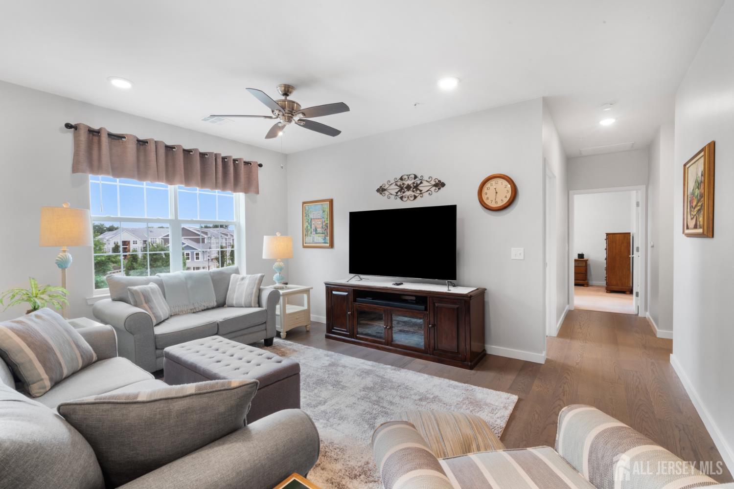 Piscataway, New Jersey 08854, United States, 2 Bedrooms Bedrooms, ,3 BathroomsBathrooms,Residential,Active,173743