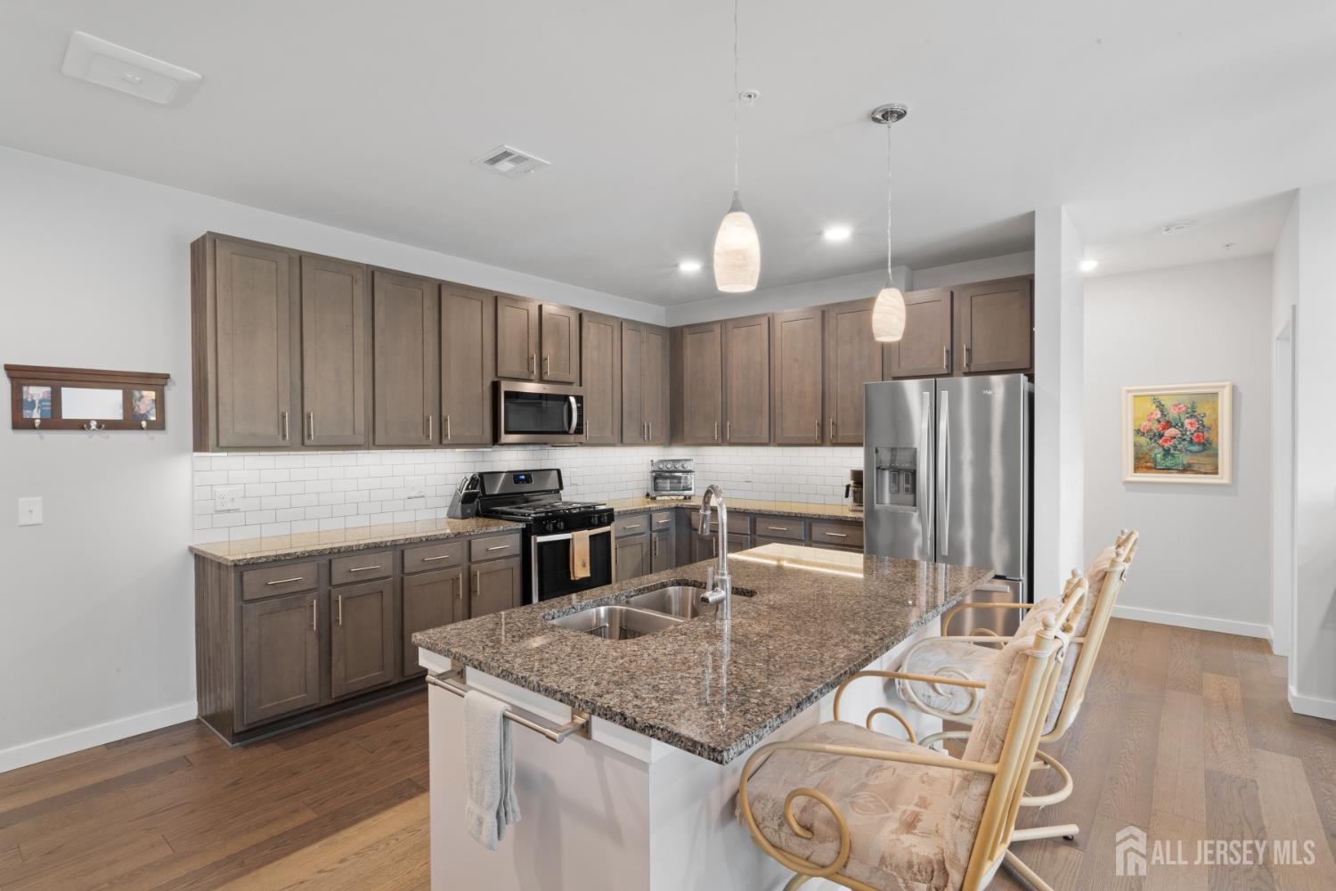 Piscataway, New Jersey 08854, United States, 2 Bedrooms Bedrooms, ,3 BathroomsBathrooms,Residential,Active,173743