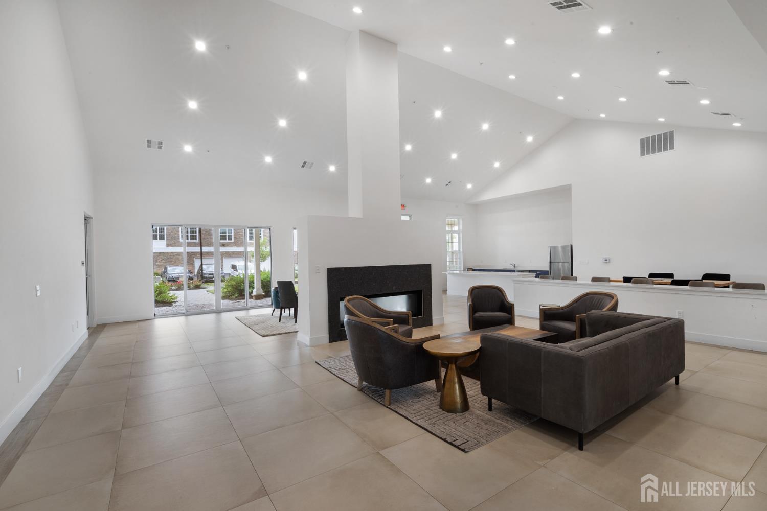 Piscataway, New Jersey 08854, United States, 2 Bedrooms Bedrooms, ,3 BathroomsBathrooms,Residential,Active,173743