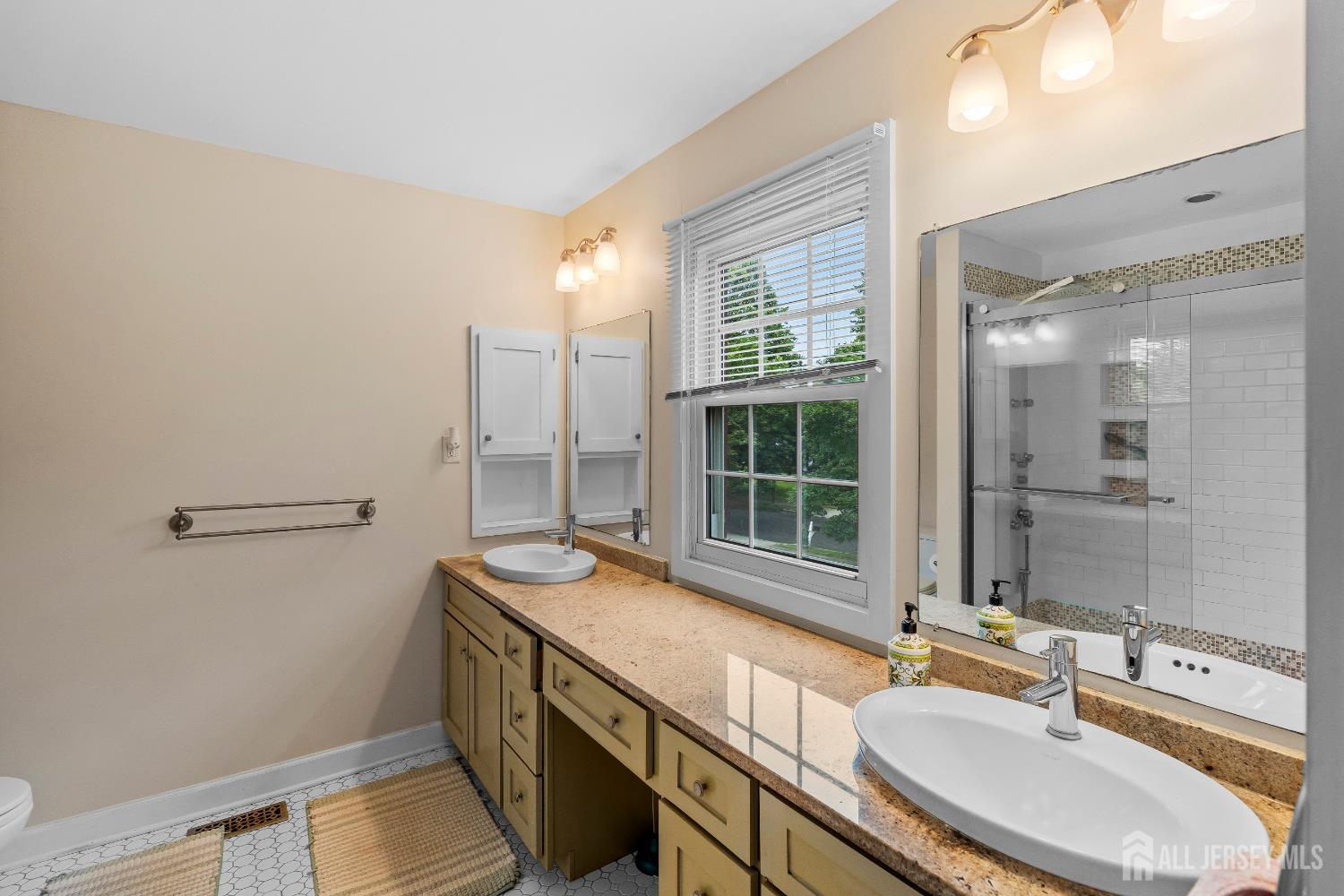 West Windsor, New Jersey 08550, United States, 4 Bedrooms Bedrooms, ,3 BathroomsBathrooms,Residential,Coming Soon,169062