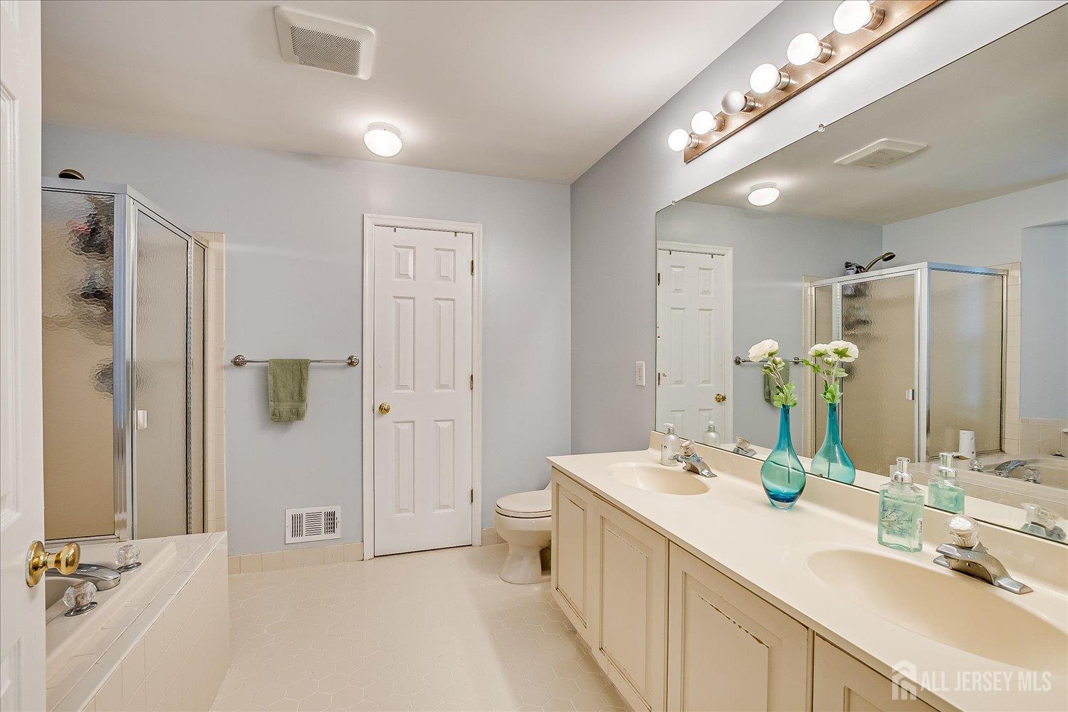 7 Cambridge Court, East Brunswick, New Jersey image 37