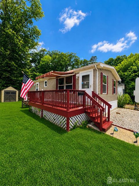 Mobile Home For Sale - 62 Stern Avenue<br/> Monmouth County, Keansburg, NJ 07734