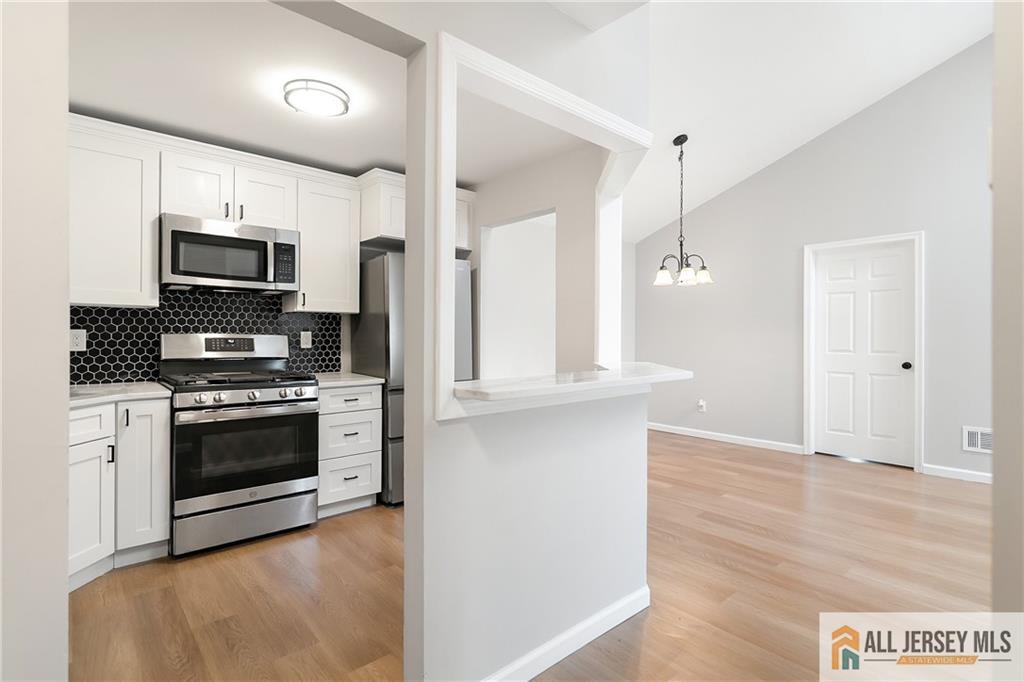 2212 Candlelight Court #2212, Helmetta, New Jersey image 6