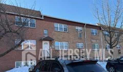 Condo For Sale - 432 College Drive #432<br/> Edison, NJ 08817