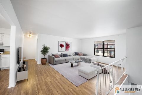 221 Orlando Street, Edison, NJ 08817 - MLS#: 2561259M