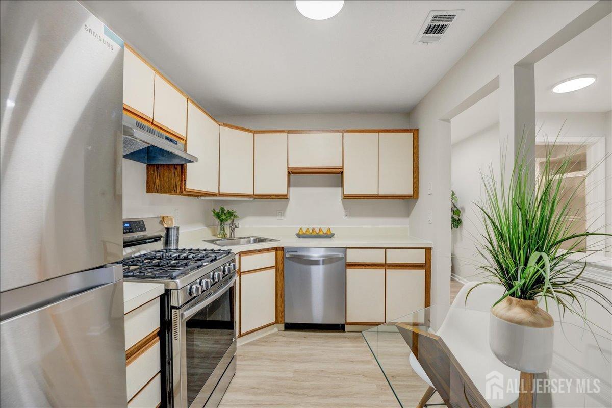 1311 Stoneridge Circle #1311, Helmetta, New Jersey image 4