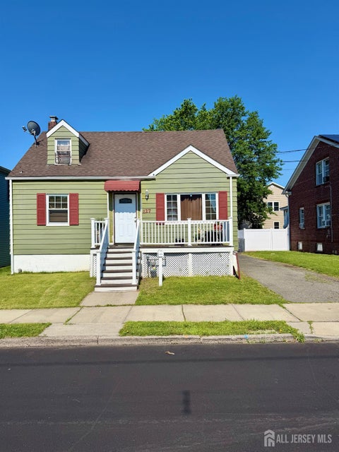 Homes For Sale - 127 Heald Street<br/> Carteret, NJ 07008
