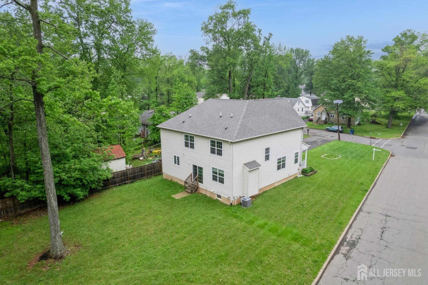 612 Magnolia Road, North Brunswick, New Jersey image 4