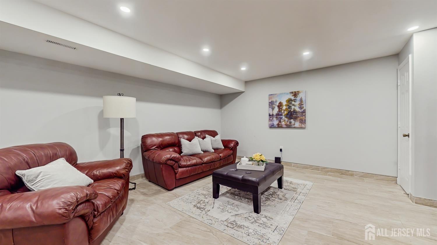 612 Magnolia Road, North Brunswick, New Jersey image 37