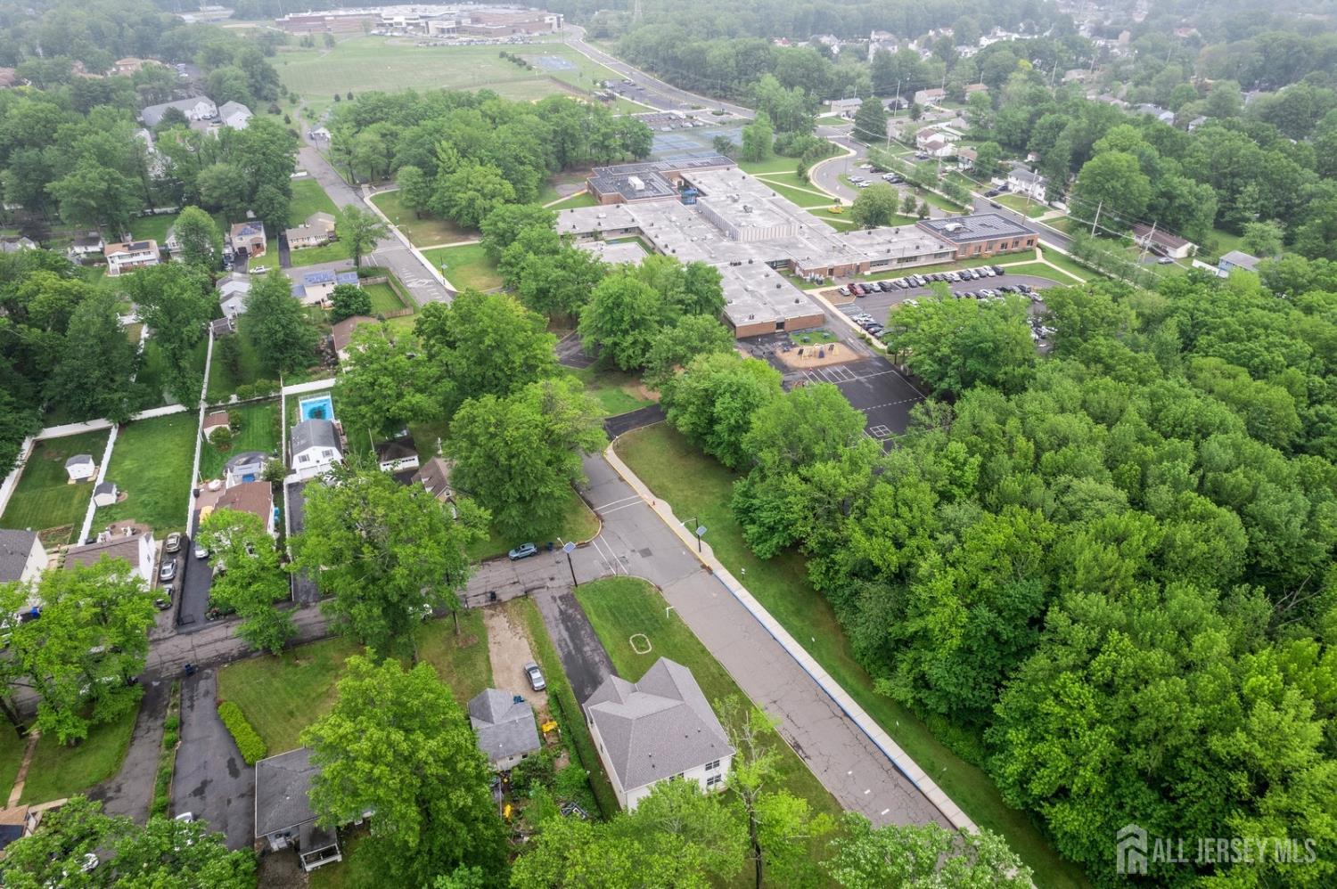 612 Magnolia Road, North Brunswick, New Jersey image 5