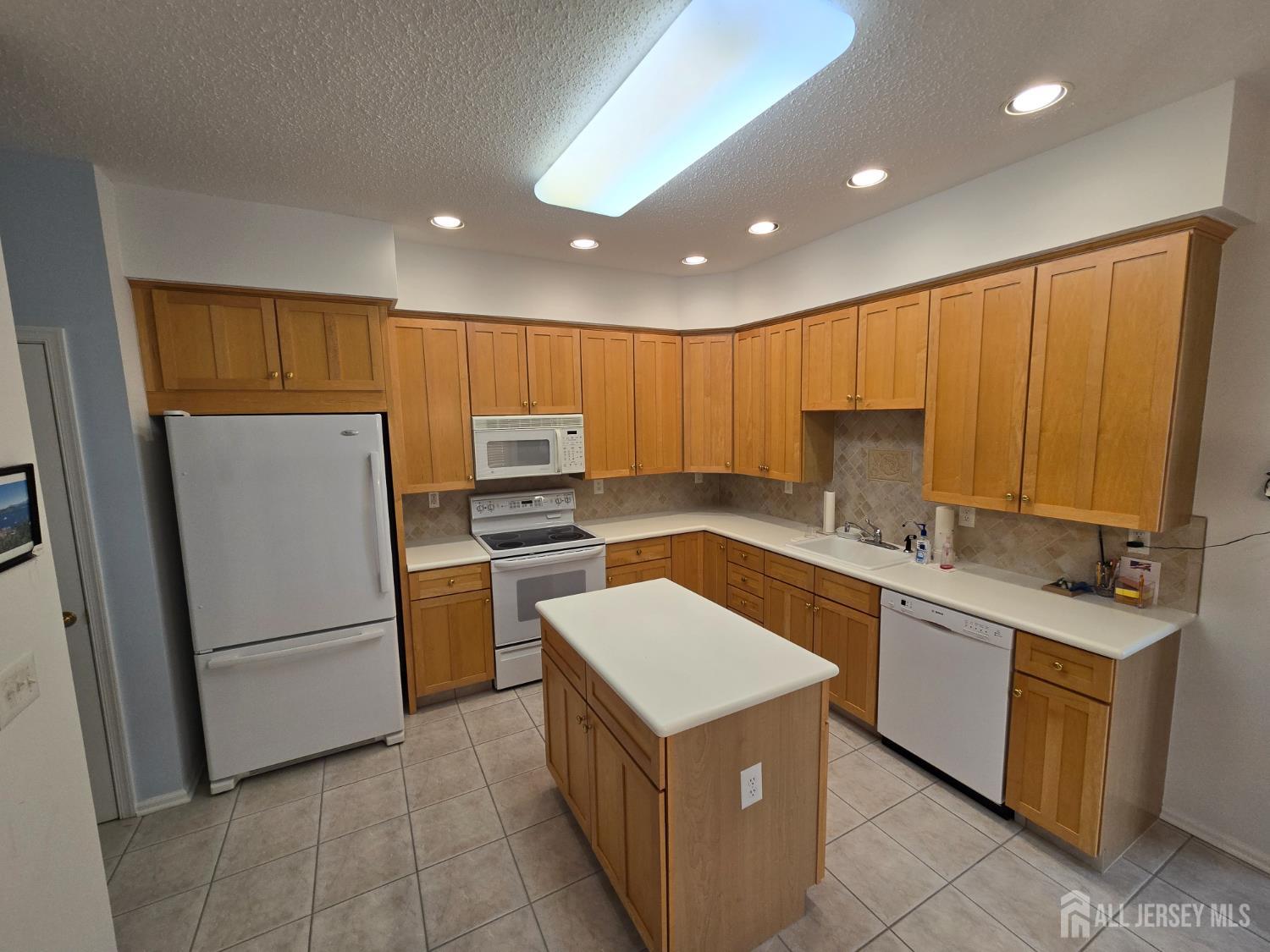 16 Phillip Court, Monroe Township, New Jersey image 10