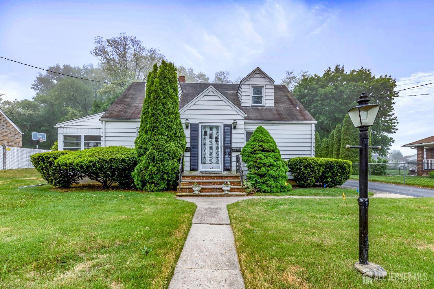 125 Deerfield Road, Sayreville, New Jersey image 4