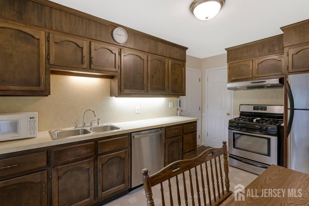 25 Orchard Road, Middlesex, New Jersey image 11