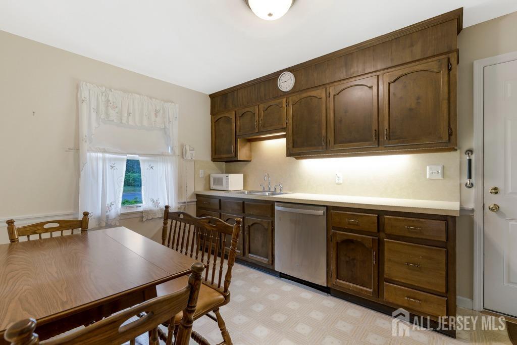 25 Orchard Road, Middlesex, New Jersey image 12