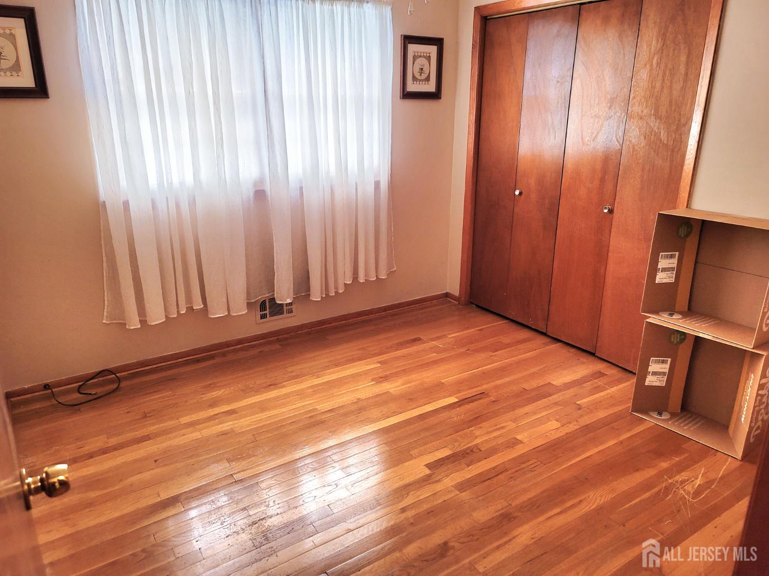694 Vincent Place, Perth Amboy, New Jersey image 4