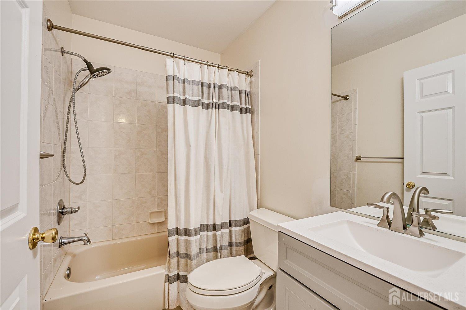 153 Brookhill Avenue, Edison, New Jersey image 34