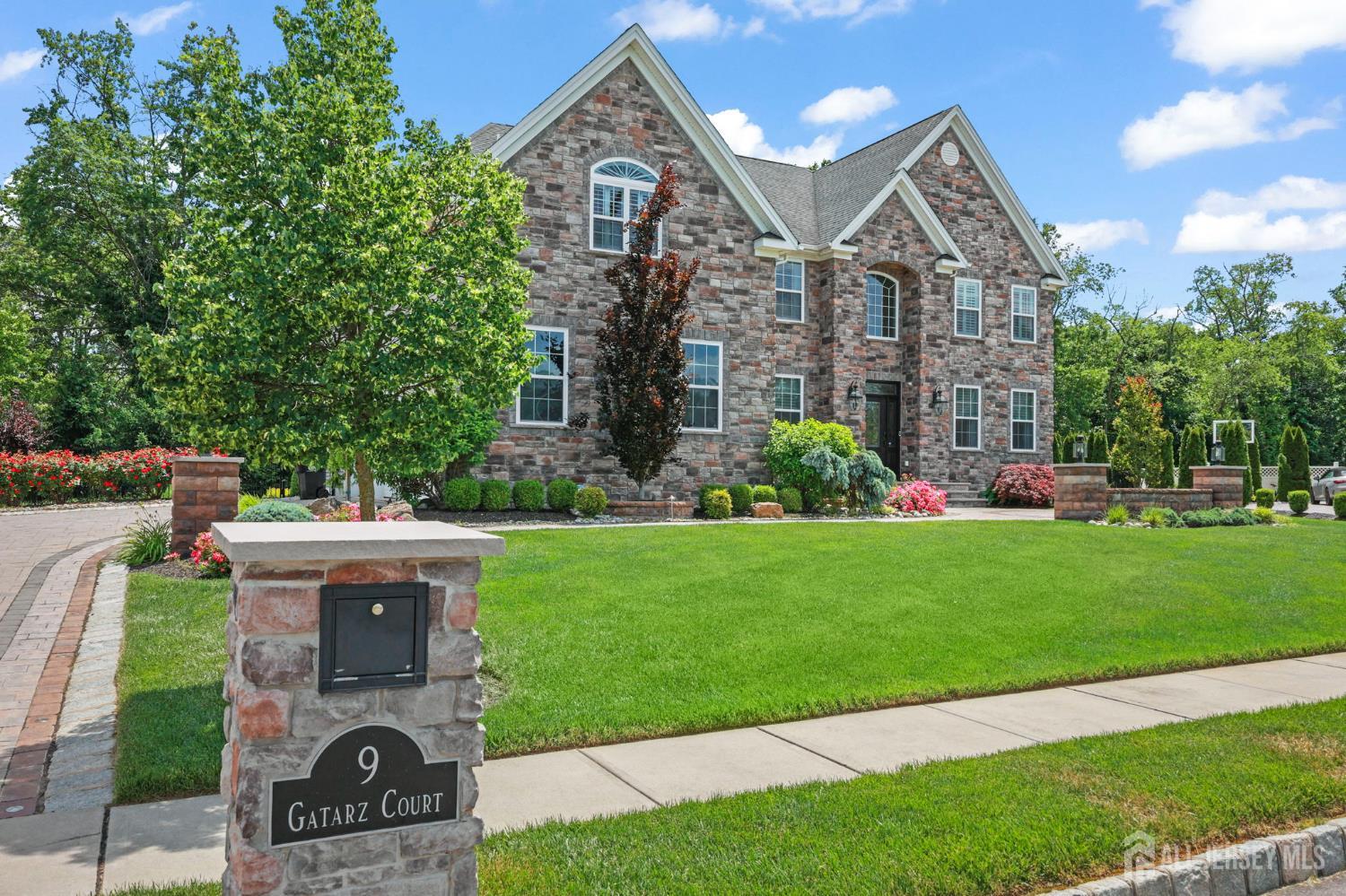 9 Gatarz Court
