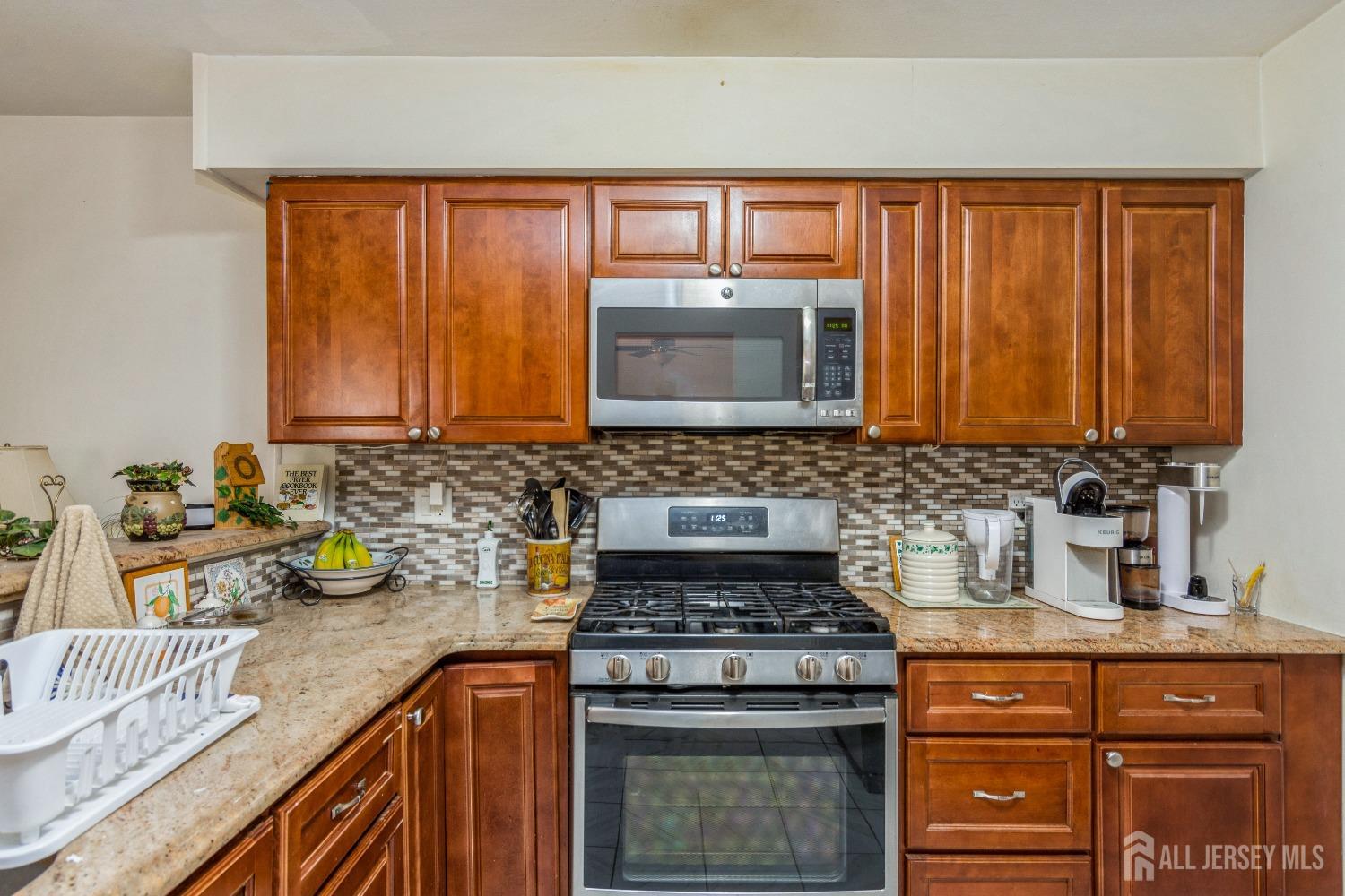 69 Avebury Place, Franklin, New Jersey image 4