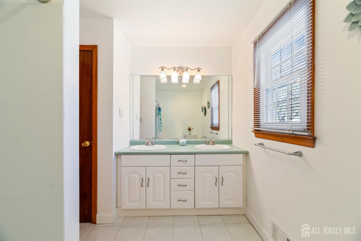 29 Francis Road, East Brunswick, New Jersey image 21
