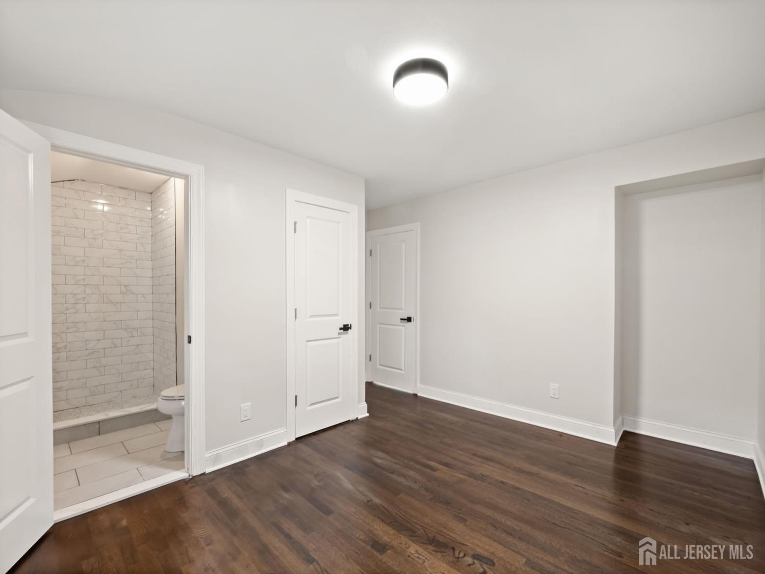 8 S Surrey Lane, East Brunswick, New Jersey image 20