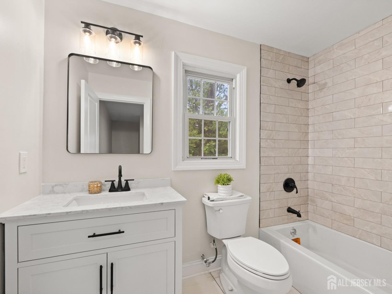 8 S Surrey Lane, East Brunswick, New Jersey image 16