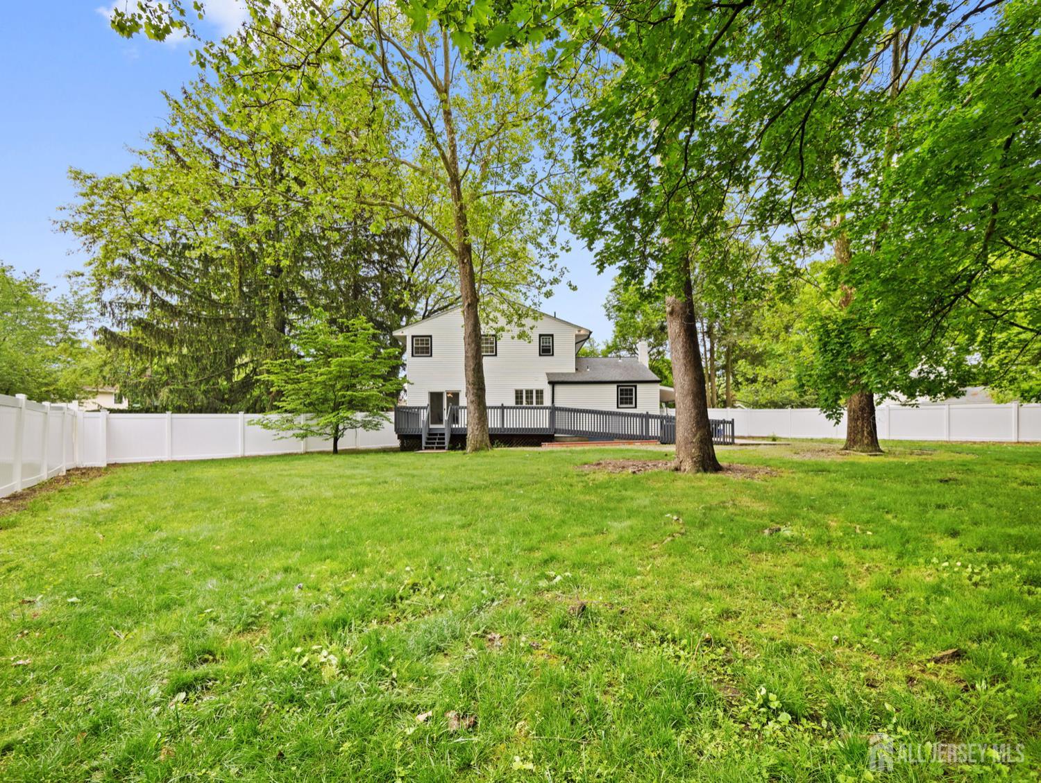 8 S Surrey Lane, East Brunswick, New Jersey image 24