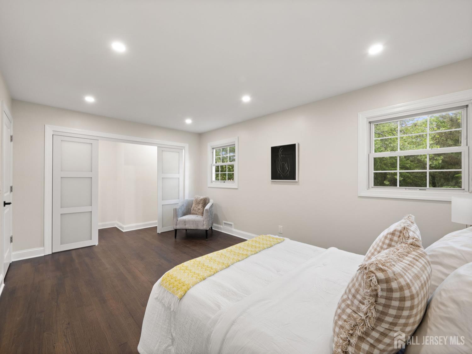 8 S Surrey Lane, East Brunswick, New Jersey image 17