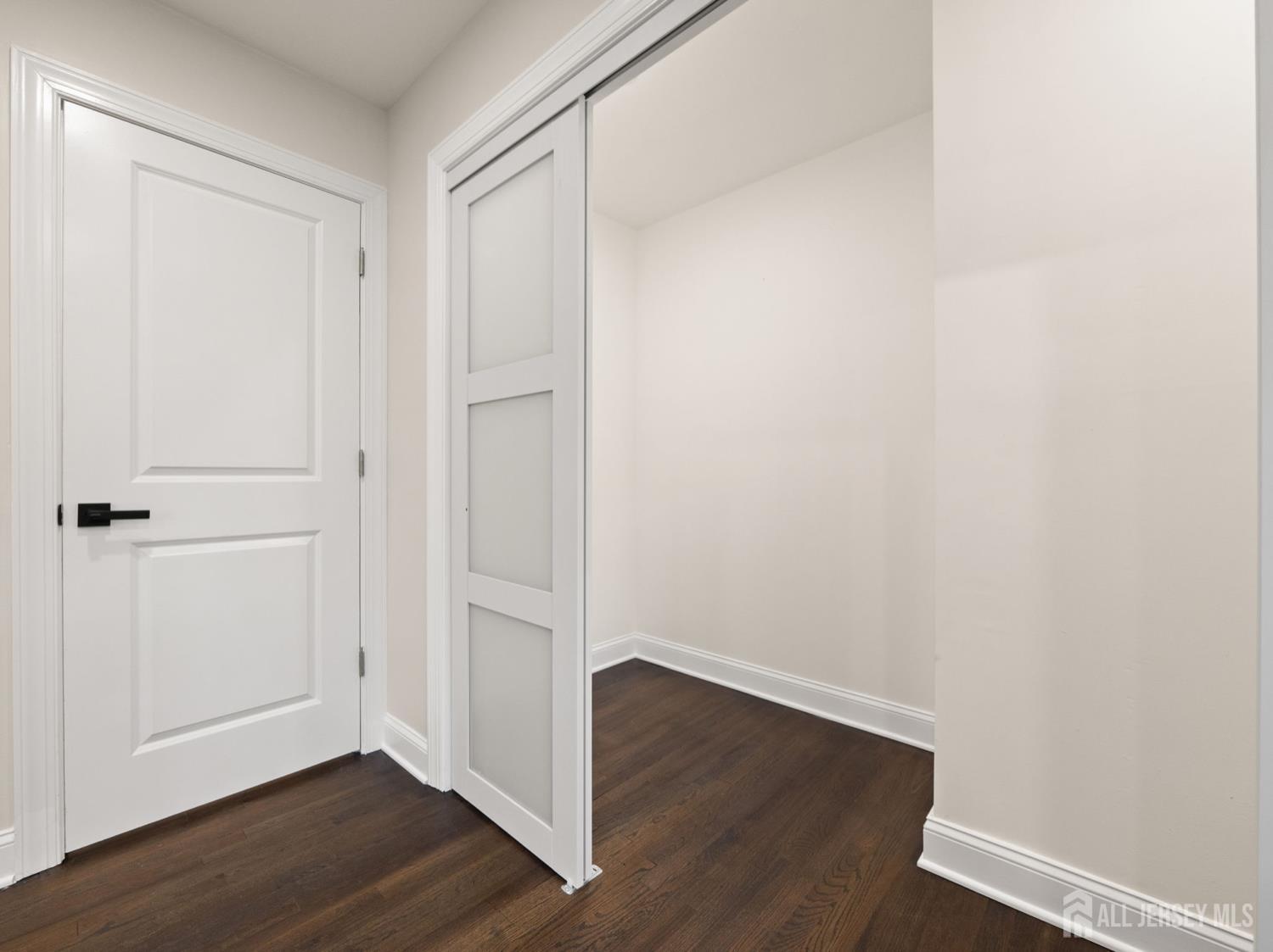 8 S Surrey Lane, East Brunswick, New Jersey image 18