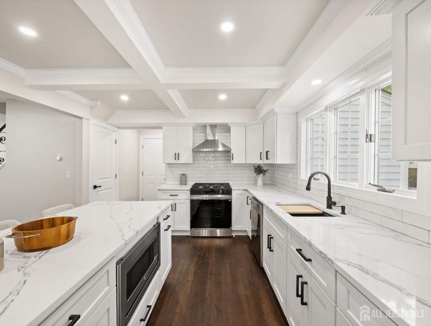 8 S Surrey Lane, East Brunswick, New Jersey image 12