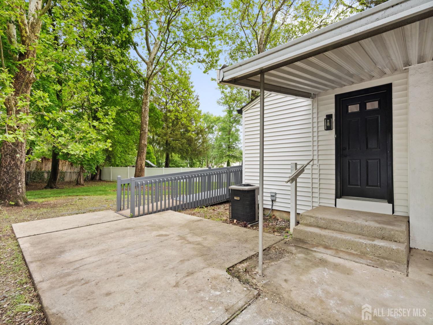 8 S Surrey Lane, East Brunswick, New Jersey image 28