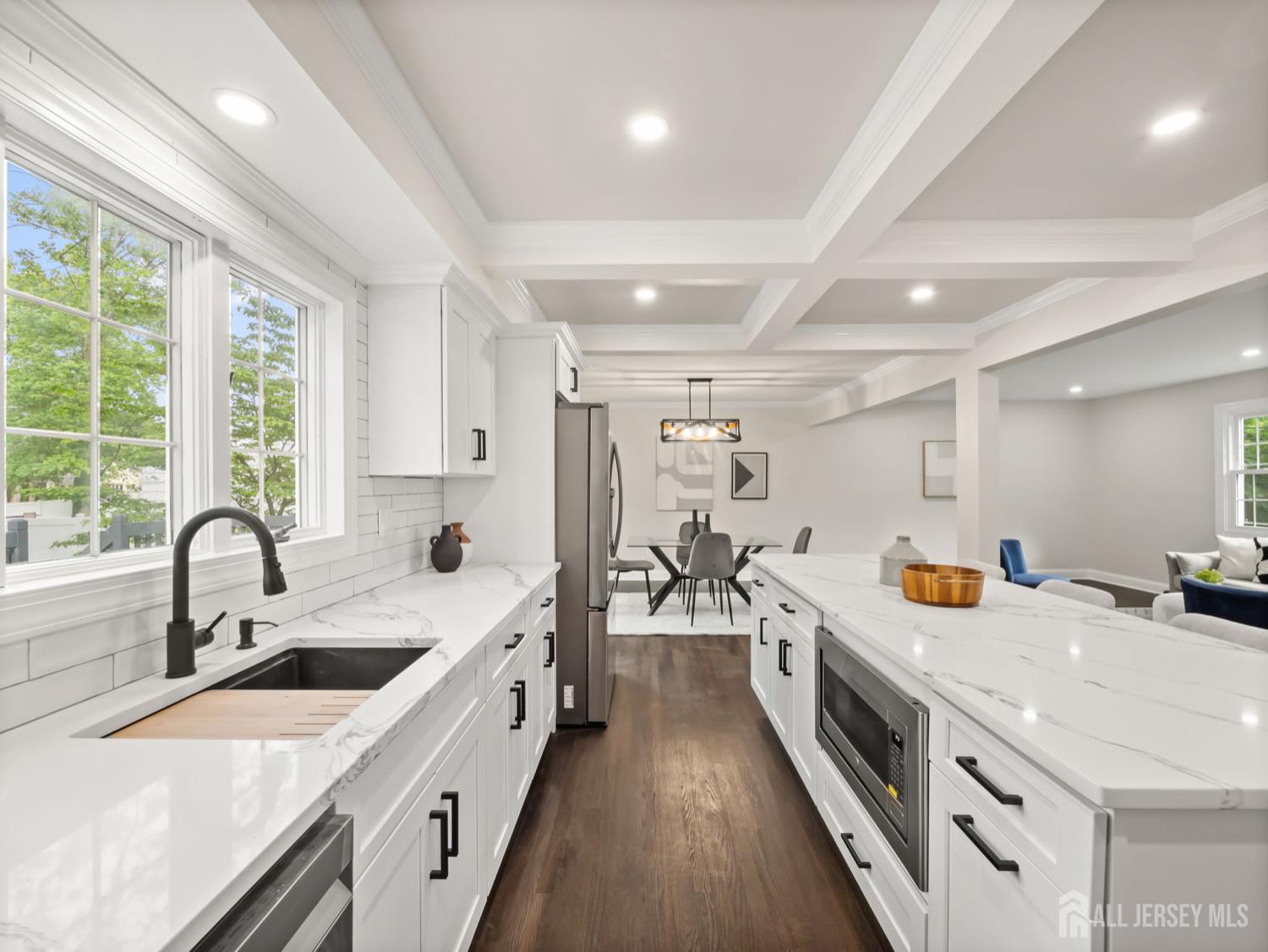 8 S Surrey Lane, East Brunswick, New Jersey image 11