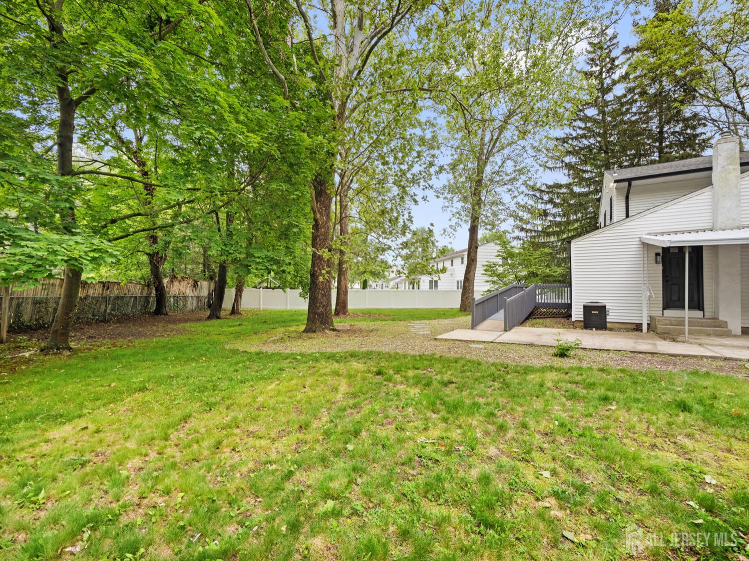 8 S Surrey Lane, East Brunswick, New Jersey image 27