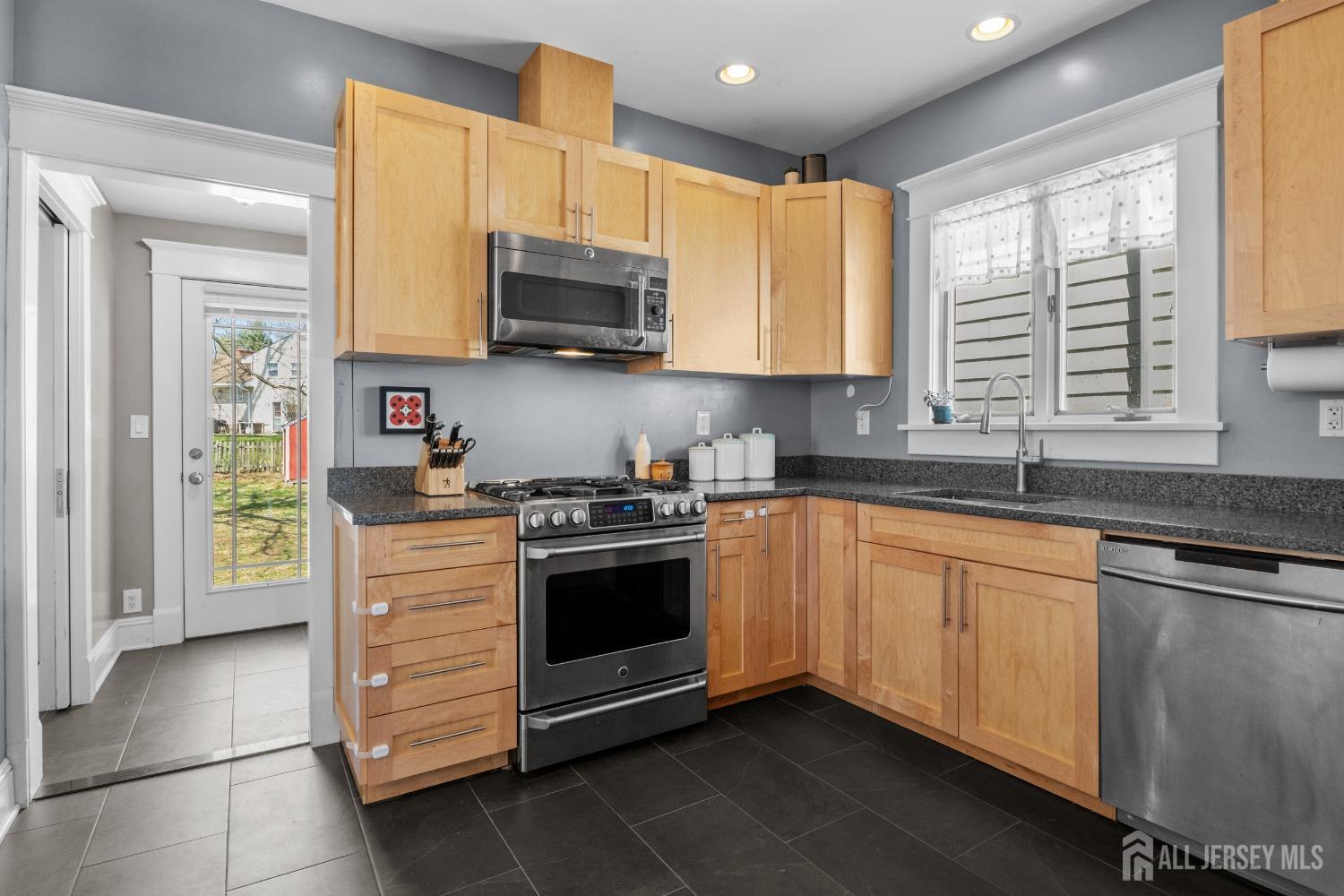 31 Riva Avenue, Milltown, New Jersey image 15