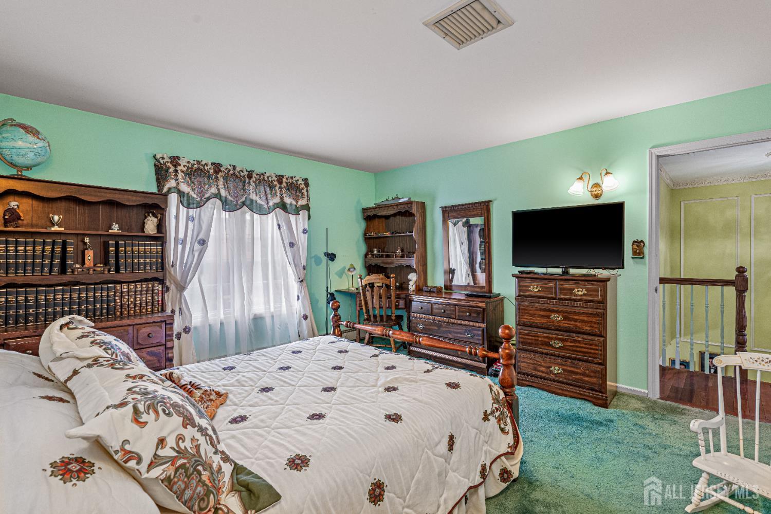 748 New Dover Road, Edison, New Jersey image 29
