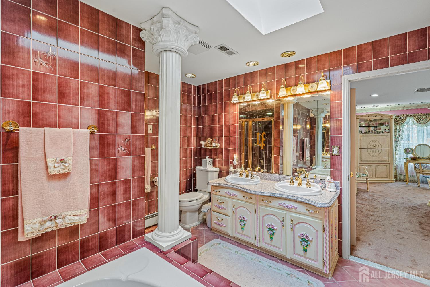748 New Dover Road, Edison, New Jersey image 35