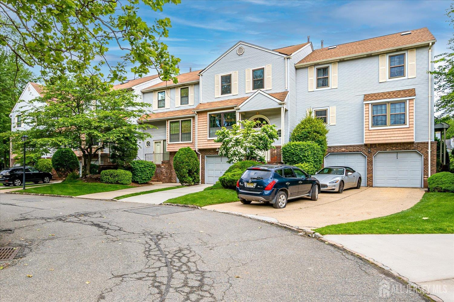 3805 Spring Brook Drive, Edison, New Jersey image 4