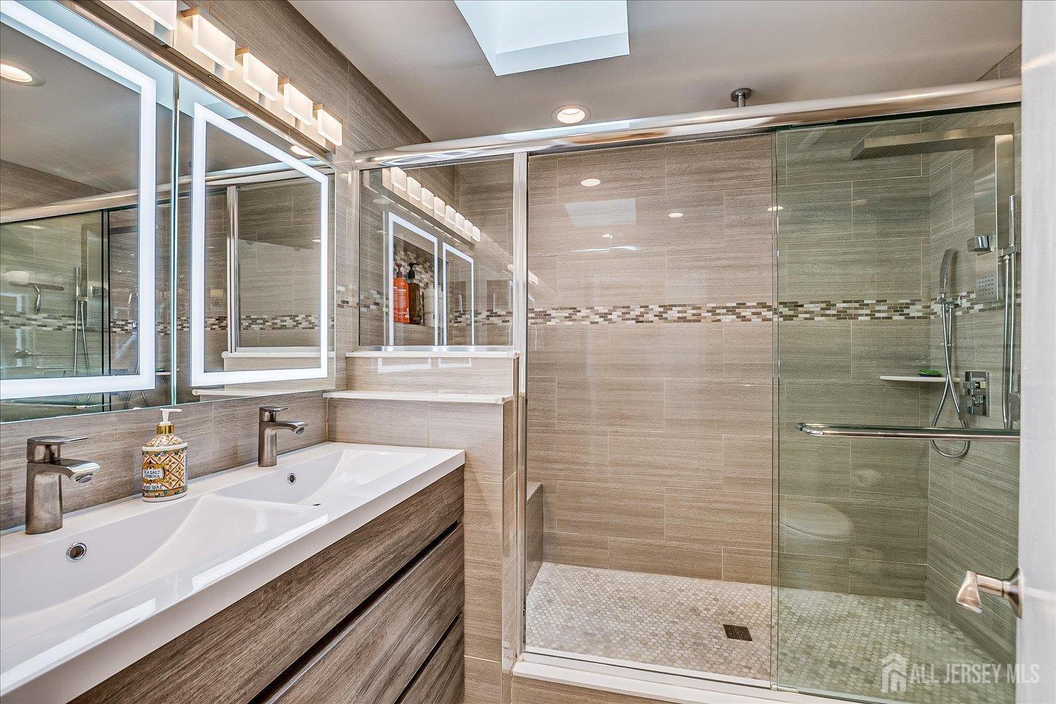 3805 Spring Brook Drive, Edison, New Jersey image 35