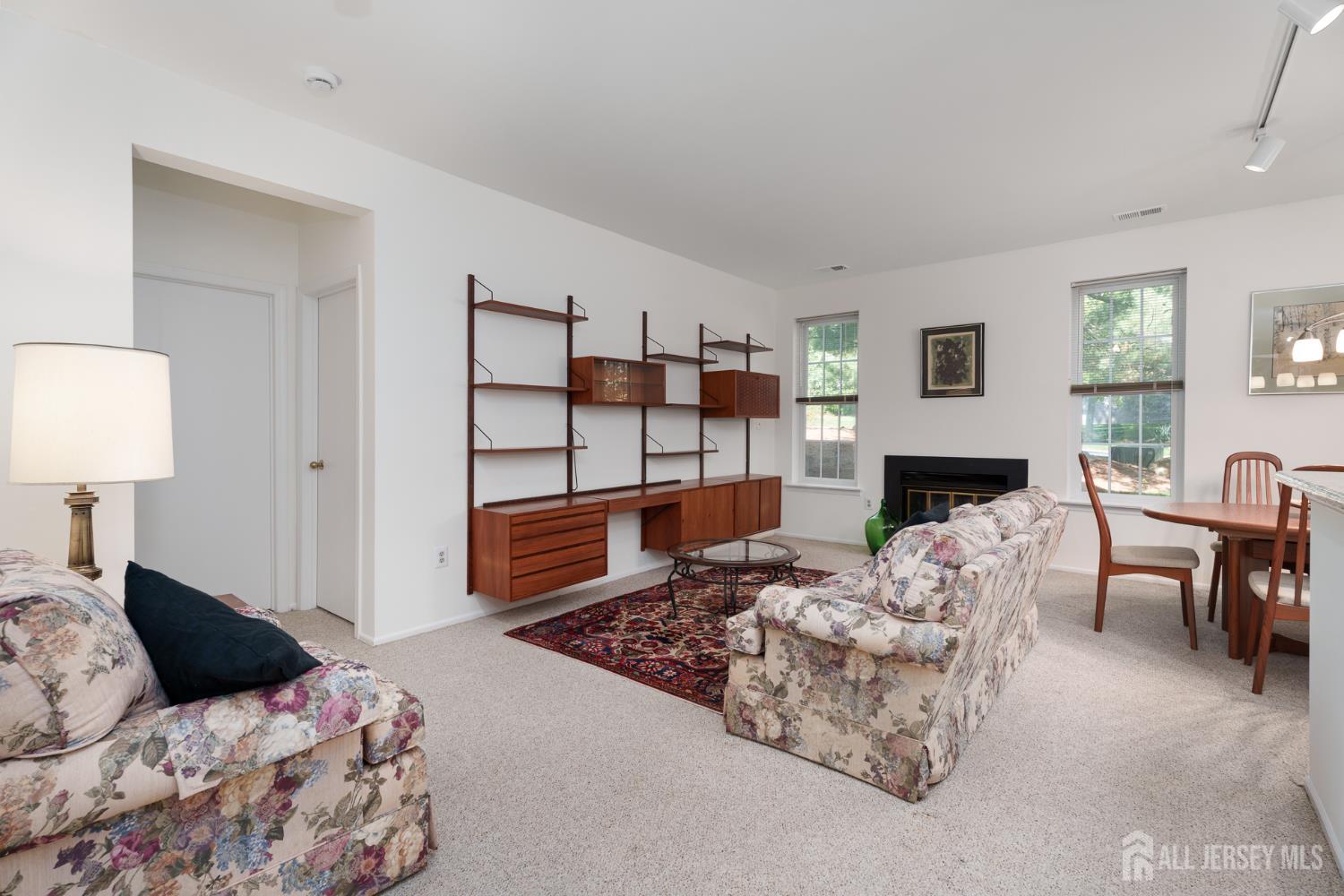 South Brunswick, New Jersey 08852, United States, 2 Bedrooms Bedrooms, ,2 BathroomsBathrooms,Residential,Active,221887