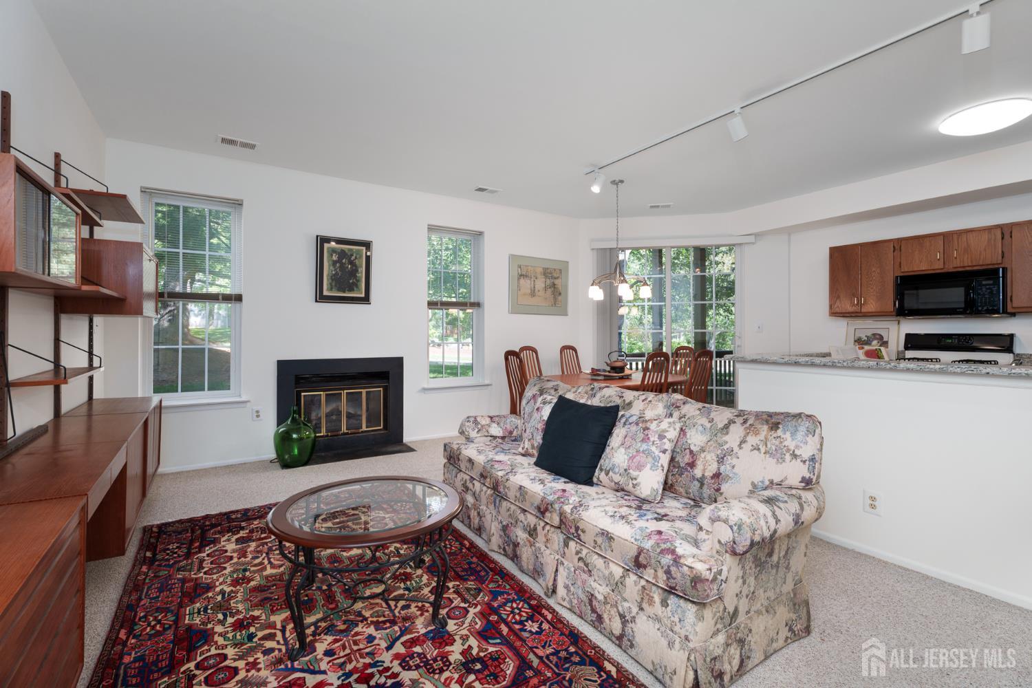 South Brunswick, New Jersey 08852, United States, 2 Bedrooms Bedrooms, ,2 BathroomsBathrooms,Residential,Active,221887