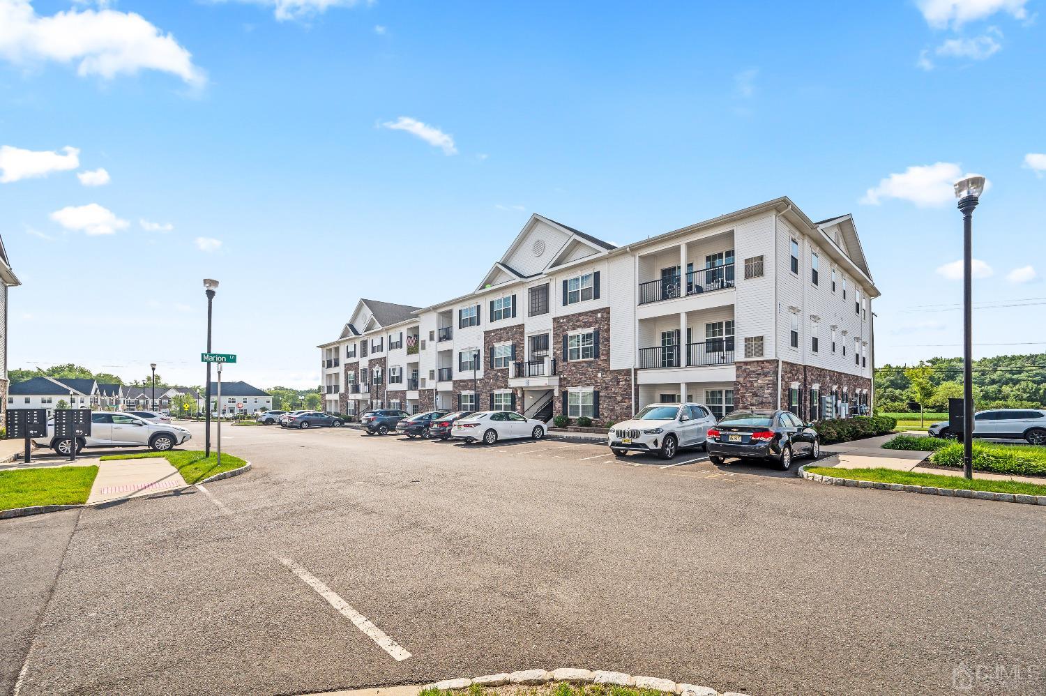 View Monroe, NJ 08831 condo