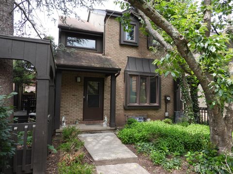 Condo For Sale - 41 Riverbend Drive<br/> North Brunswick, NJ 08902