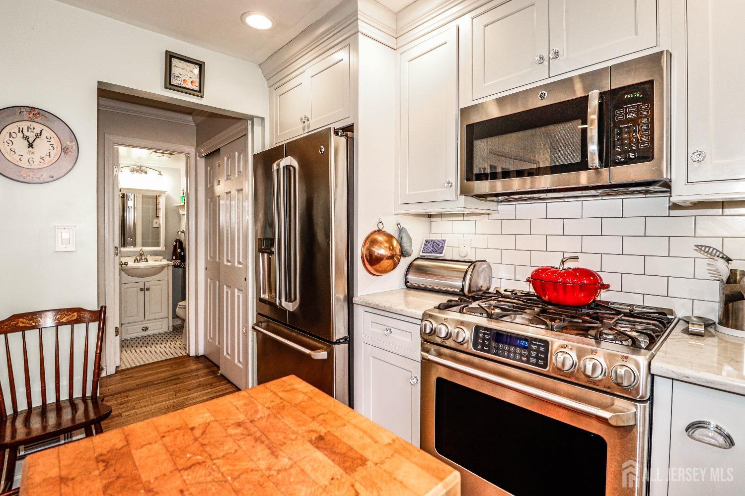 175 Howell Avenue, Fords, New Jersey image 20