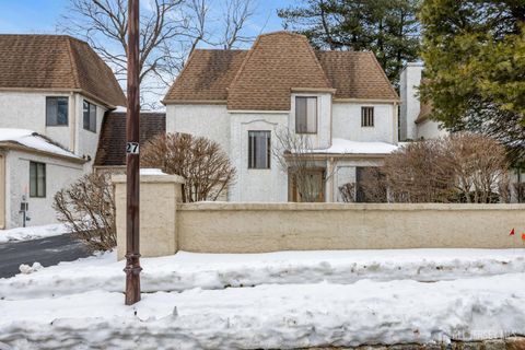 Townhouse For Sale - 89 Park Gate Drive<br/> Edison, NJ 08820