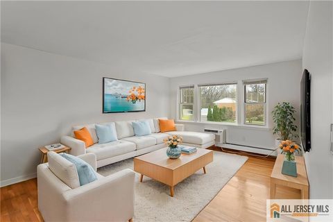 Homes For Sale - 132 The Orchard #L<br/> East Windsor, NJ 08512