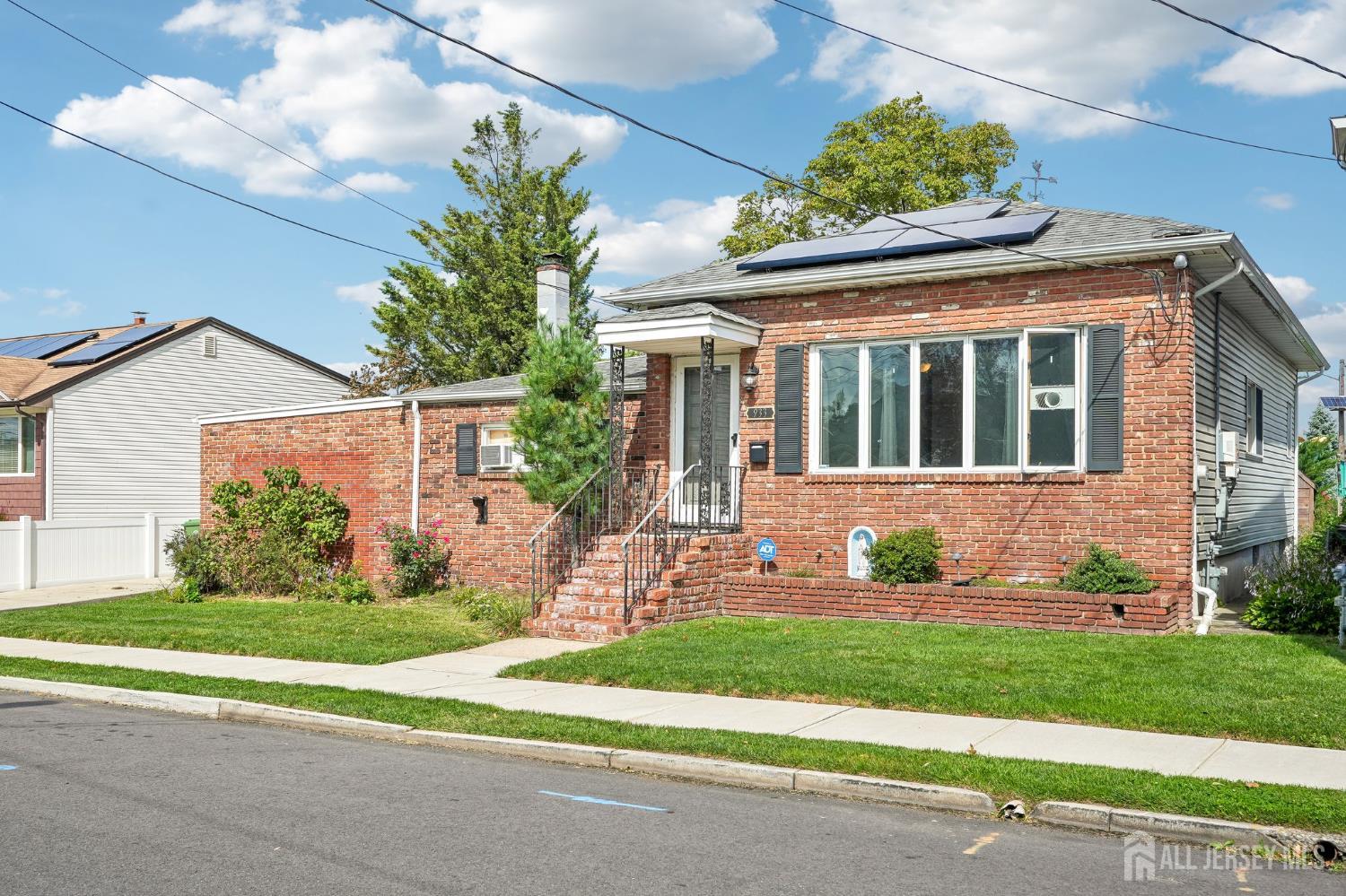 933 McCandless Place