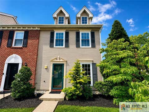 Townhouse For Rent - 102 Goodwin Drive<br/> North Brunswick, NJ 08902